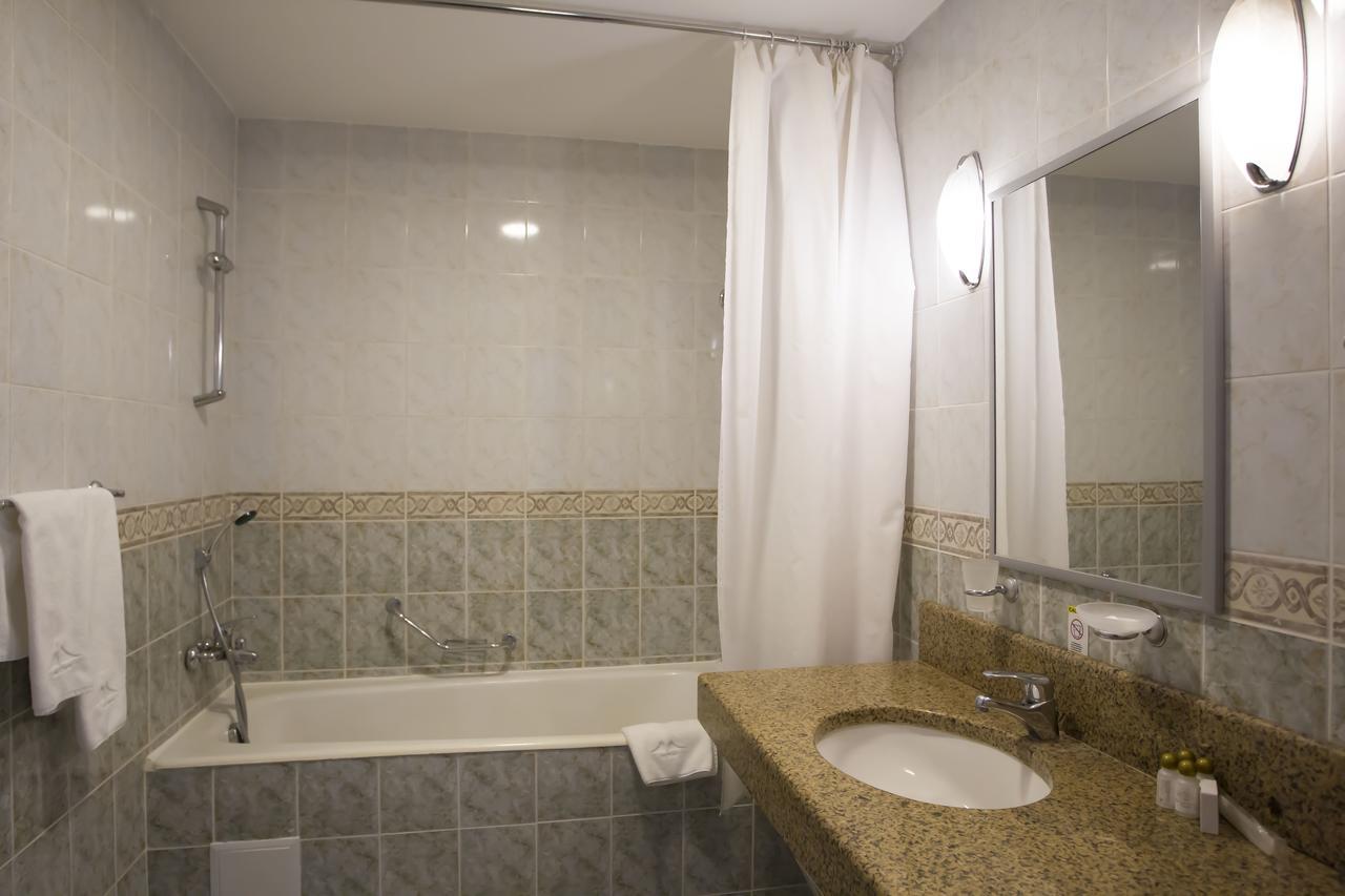 Atyrau Dastan Hotel Exterior foto